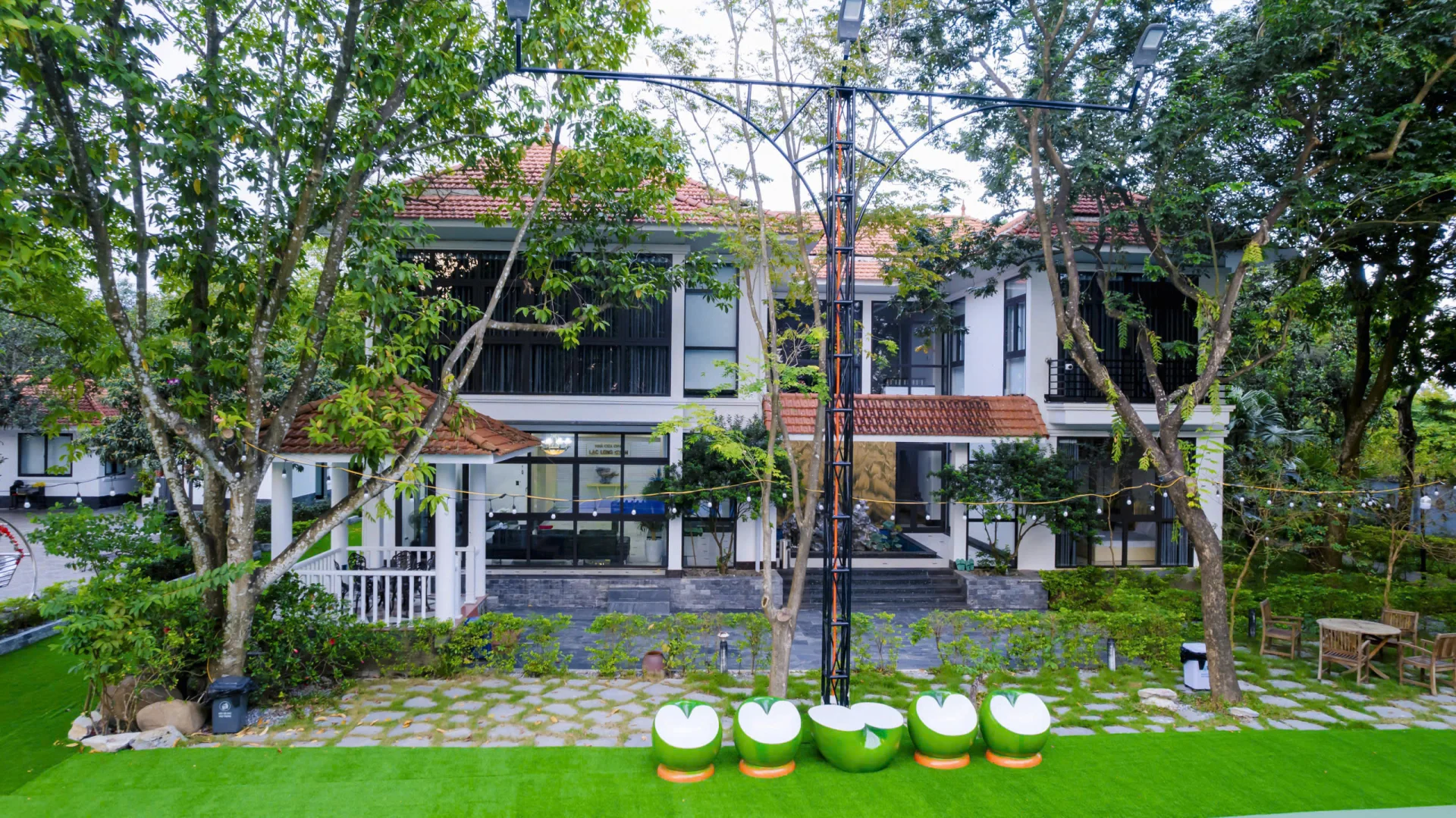 Lạc Long Quân Villa