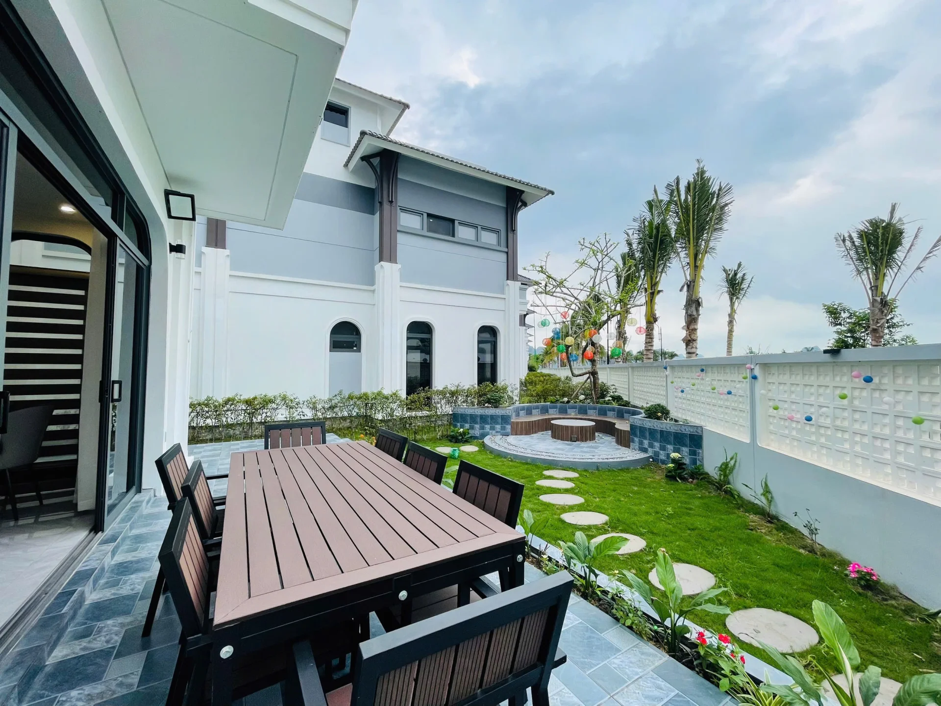 V3N08A Villa
