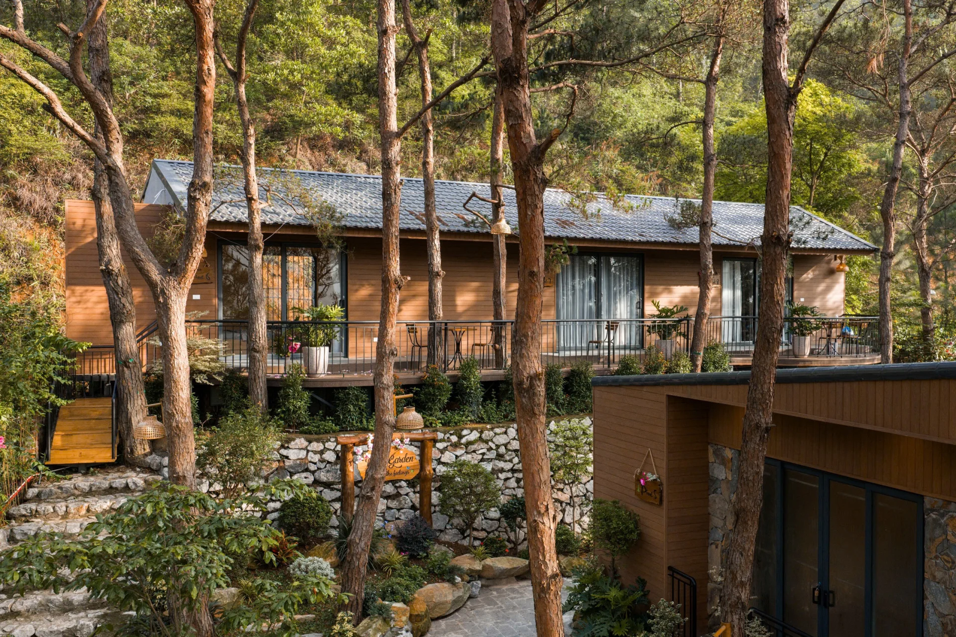 Pine 8 Ruby Bungalow - ảnh 2