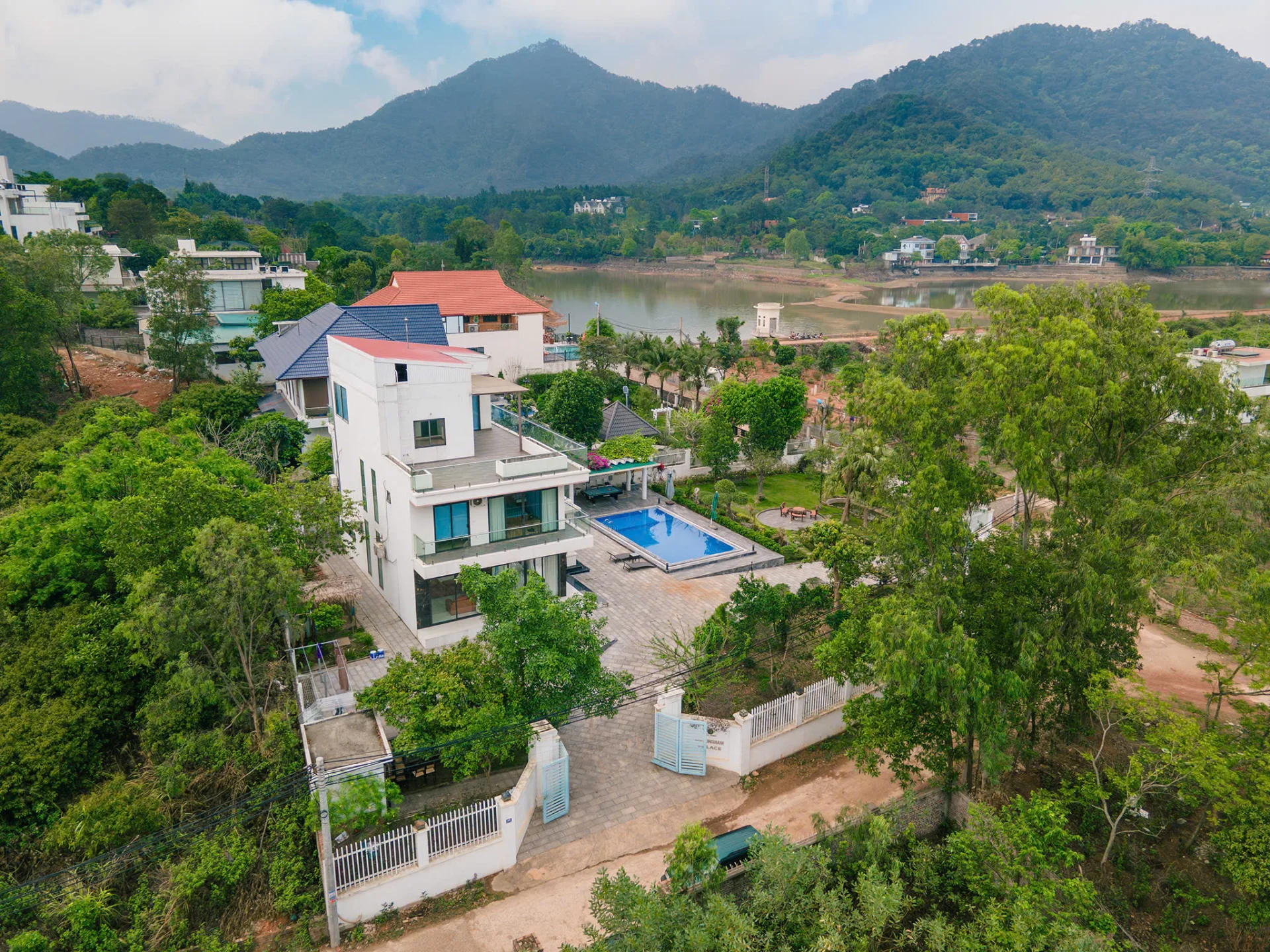 Buckingham Palace Villa - ảnh 2