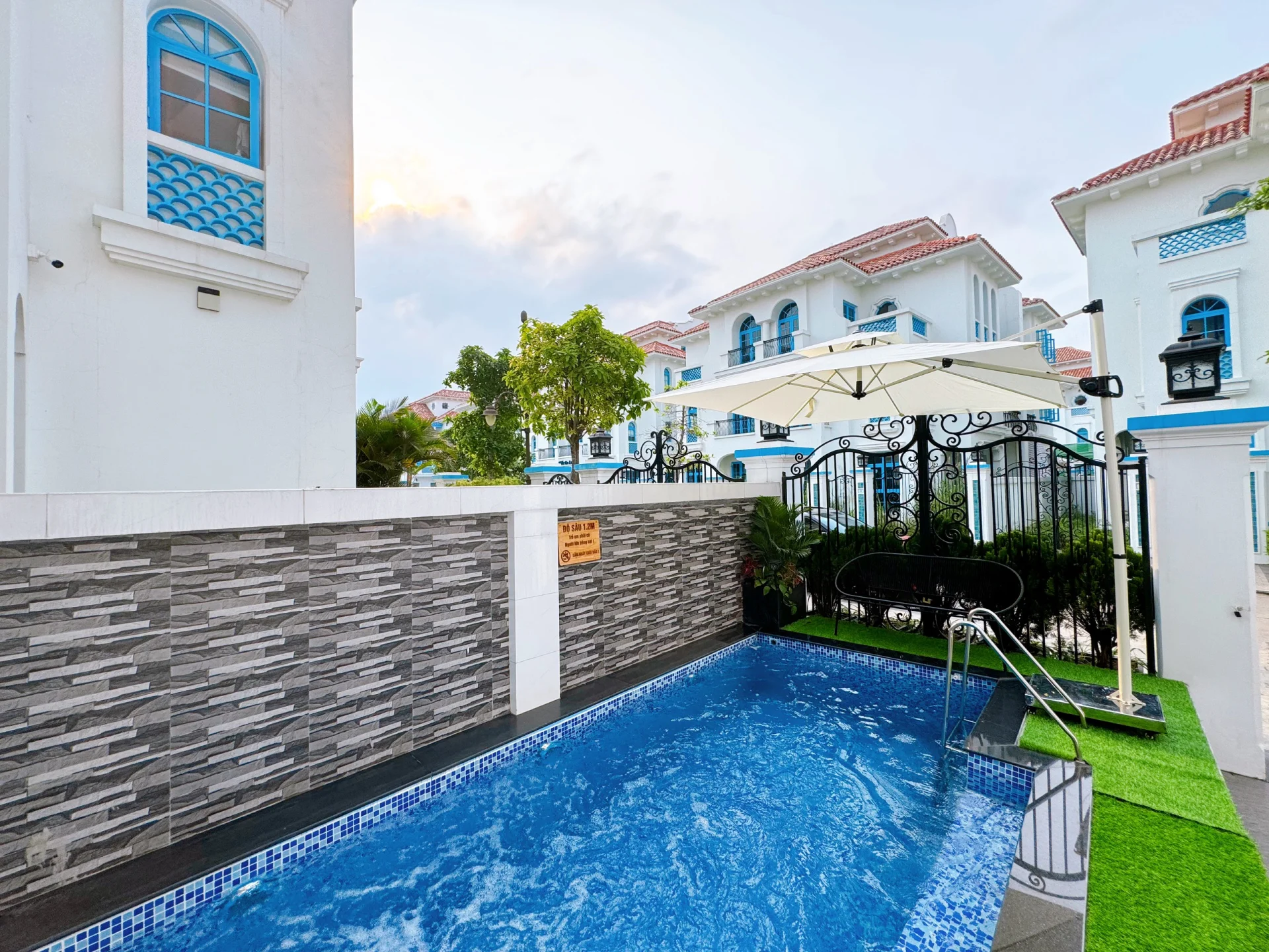 C605 Sunferia - ảnh 2