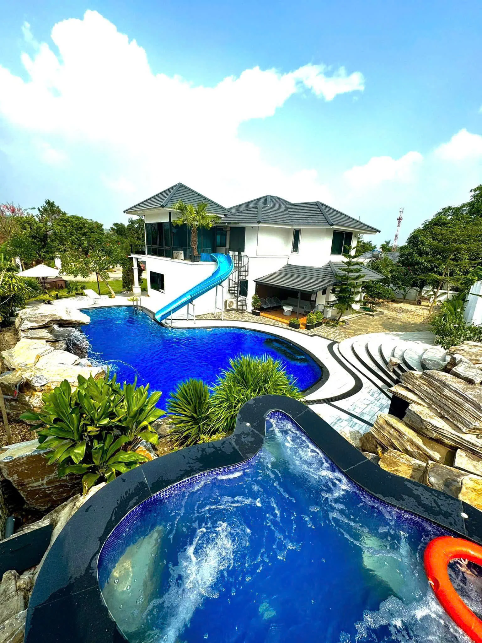 Adela Villa - ảnh 4