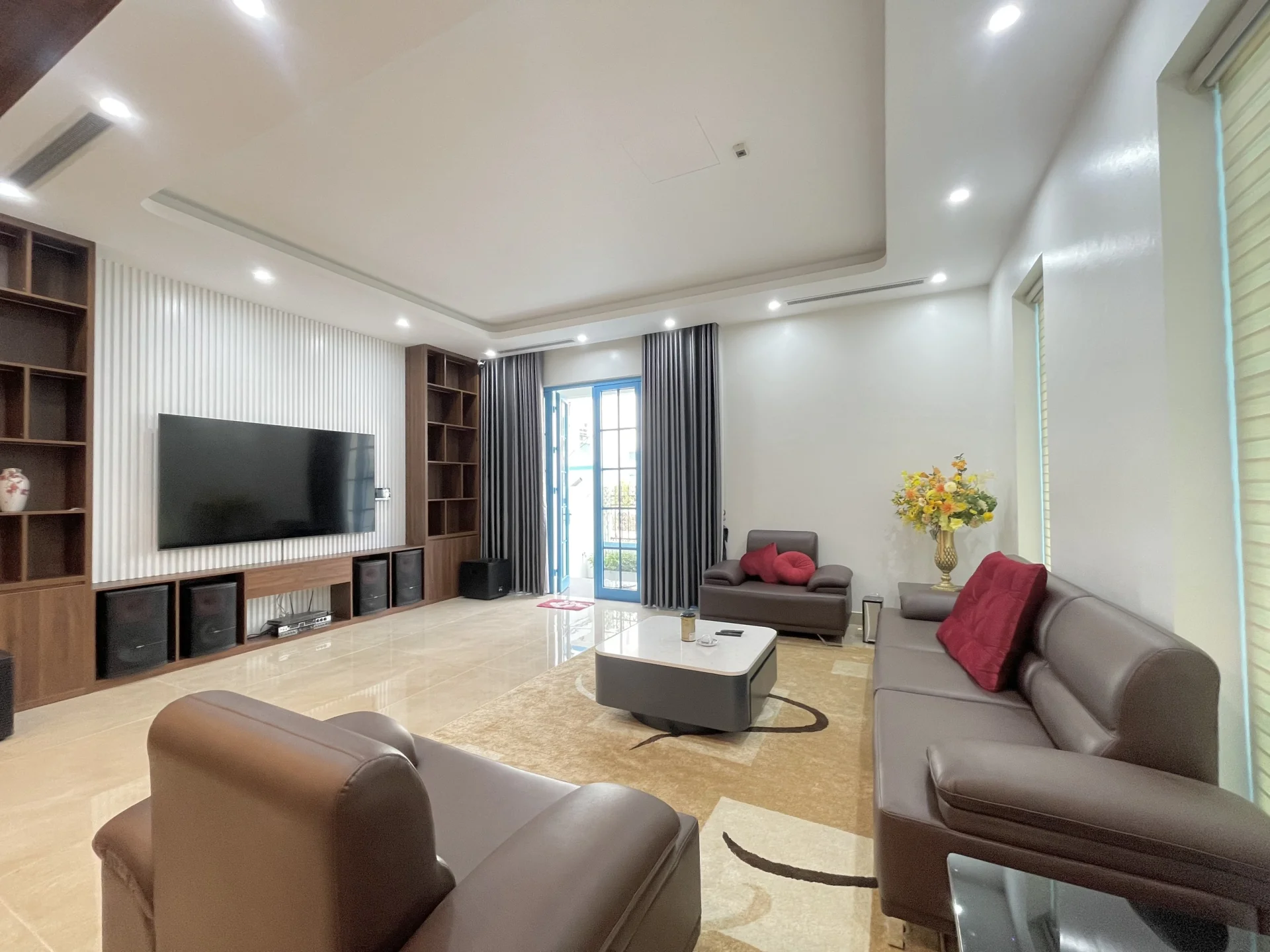 M306 Sunferia - ảnh 5