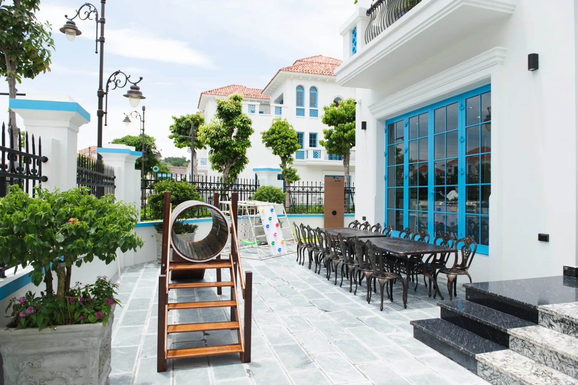 M337 Sunferia - ảnh 2